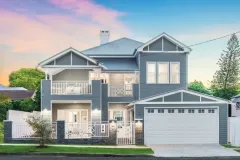 Heritage-profile-sectional-door-with-Stockton-windows-in-Colorbond-Surfmist-800x571