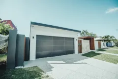 aluminium-composite-panels-in-Dark-Grey-800x533